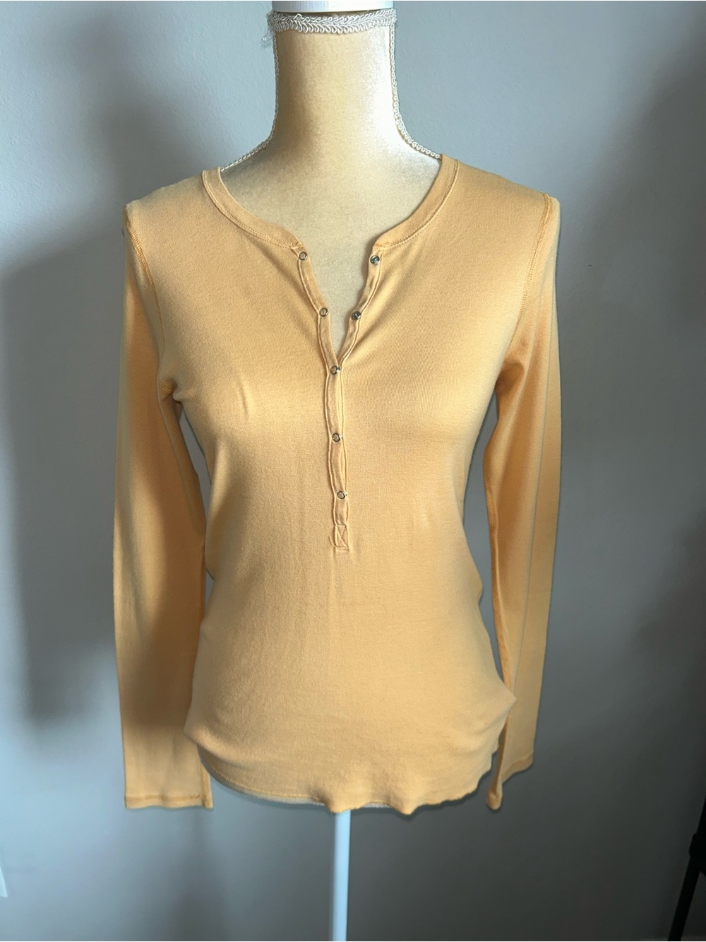 NEW Hard Tail Long-Sleeve Henley Top in Pale Yellow Sz L